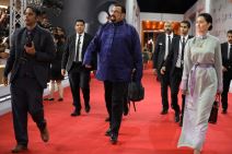 Stiven Sigal sa suprugom Erdenetujom Sigal