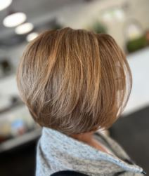 Topla svetlosmeđa boja kose