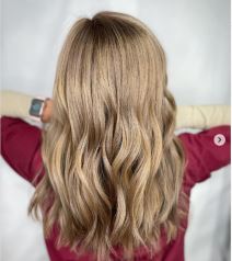 Plava boja kose za žene preko 50 godina