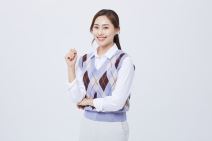 Moderan džemper sa romboidima