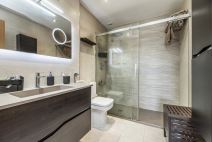 Kupatilo sa tuš kabinom