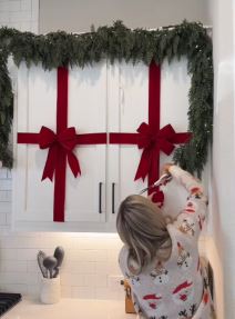 Novogodišnje mašne na ormarićima