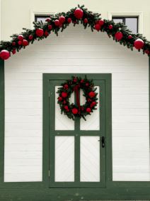 Kako ukrasiti kuću ulaz i dvorište za Novu godinu