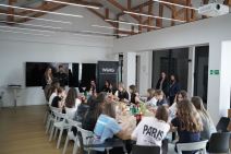 ucenice u poseti WMG.jpg