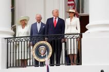 Melanija Tramp Kamila Parker 1095022522.jpg