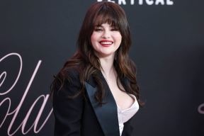 selena gomez 0843385944-min.jpg