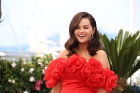 selena gomez 0874616294-min.jpg