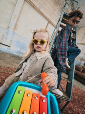 IZIPIZI_AW25_SUN_KIDS_c_sweethoney_01.jpg