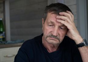 Stariji muškarac o svađi sa ženom i rečima sveštenika