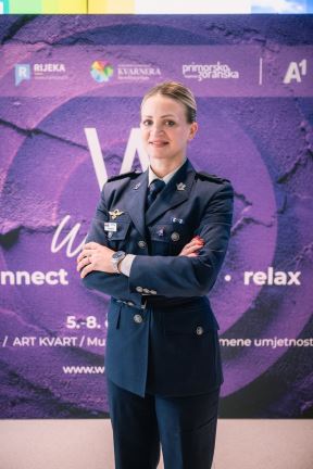 Antonija Trupinić, bojnica Hrvatskog ratnog zrakoplovstva i vojna pilotkinja.jpg