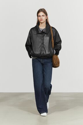 crna kožna jakna Massimo Dutti