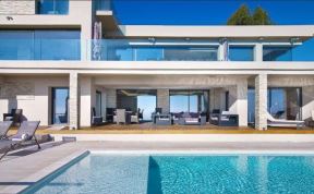 Luksuz i jednostavnost: prelepa vila na Azurnoj obali