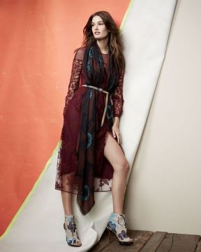 Dve moćne modne palete: koje boje predlažu Armani i Barberi za ženstvenu jesen 2014.