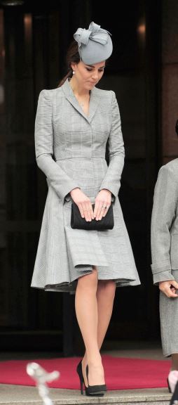 Trudna Kejt Midlton prvi put u javnosti: savršen modni izbor za dan i noć britanske princeze