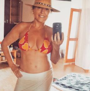 Prvi selfi Mirjane Karanović (58) u bikiniju zapalio Internet (FOTO)