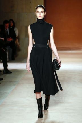 Moda za leto / jesen 2015: 6 malih crnih haljina po izboru Viktorije Bekam