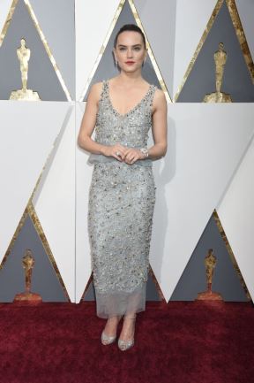 Modni Oskar u Holivudu: Šarliz Teron oduševila haljinom i krojem koji je dominirao na dodeli Oskara (FOTO)