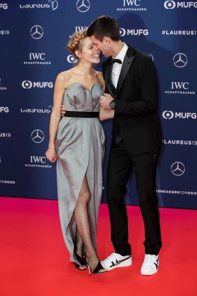 JELENA I DIJANA ĐOKOVIĆ ZABLISTALE KAO NIKAD DO SAD: Novak osvojio nagradu Laureus po četvrti put (FOTO)