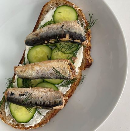 sendvič sa sardinom