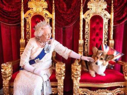 Kraljica Elizabeta obožavala pse i konje