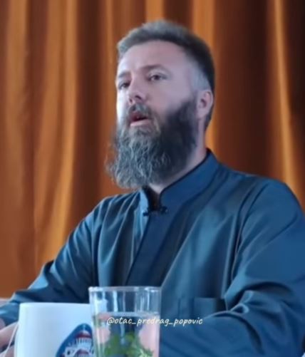 Otac Predrag Popović