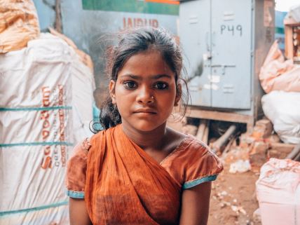 devojcica SmallWorldProduction 2.jpg