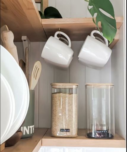 Stalak za šolje možete napraviti i sami vrlo lako i jeftino