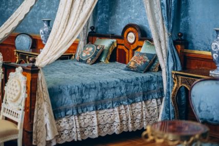 Detalji iz sobe naših baka poput prošivenih prekrivača ponovo su u trendu