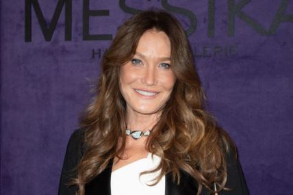 karla bruni 1043202411.jpg