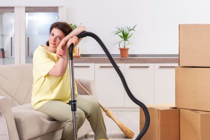 zena u iznajmljenom stanu.jpg