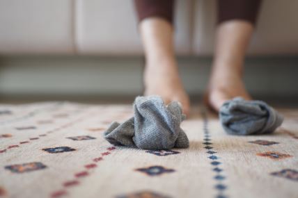 Čarape pored kreveta