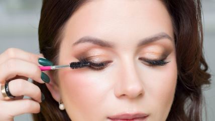 Šminkanje spuštenih kapaka