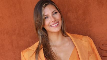 Manekenka i bivša misica Kamij Serf