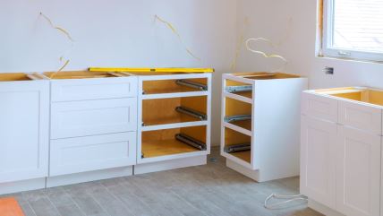 Ugradnja kuhinje rađene po meri