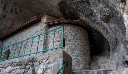 Manastir Gornjak 2757851951 DMZ001.jpg