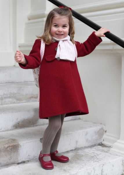 KEJT MIDLTON JE SLIKALA ĆERKU, A SVET JE ODUŠEVLJEN: ovako se oblači mala princeza za prvi dan u vrtiću (FOTO)