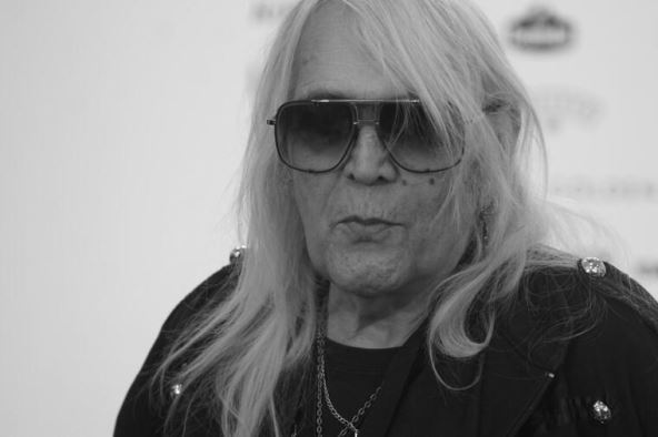 362602_mac-25012023-0414photoaidcomgreyscale_ls.jpg