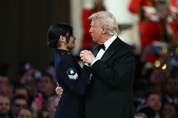 donald tramp bal 0955901677-min.jpg