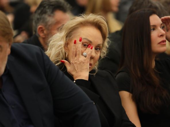 lepa brena na komemoraciji sasi popovicu 3.jpg