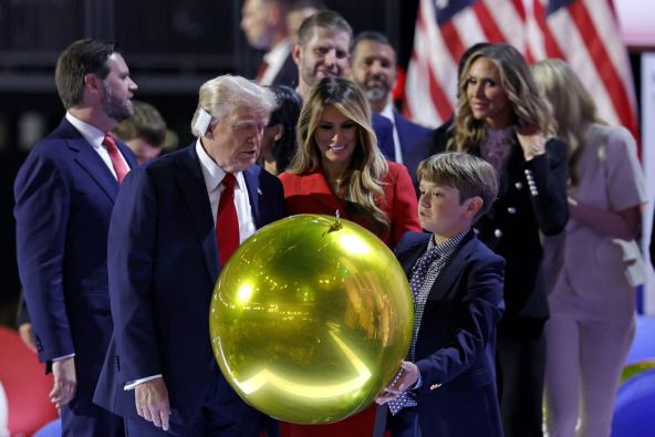 donald tramp melanija tramp unuci 0890748298  KAMIL KRZACZYNSKI  AFP-min.jpg