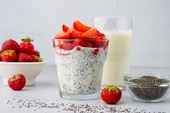 Čia puding sa jagodama