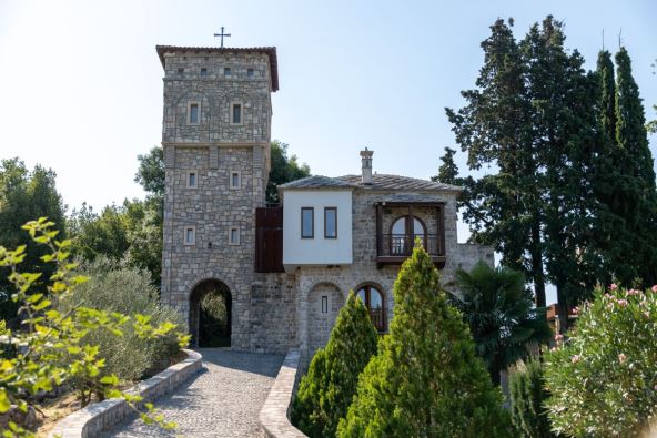Manastir Tvrdoš