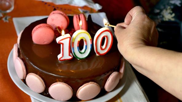 rodjendanska torta 100 godina.jpg