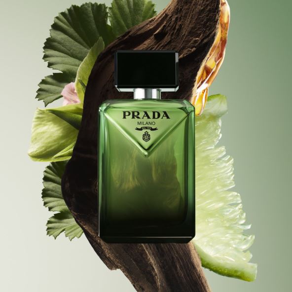 Prada_25_Prototype_EDP_100ML_KV Ingredients_Trio Ingredient With Pack_1x1_1080_3614274172997_1080.jpg