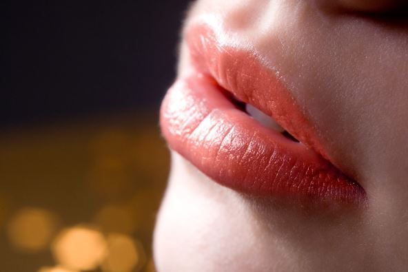 usne karmin sminka.jpg