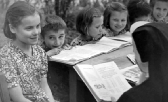 Diana Budisavljević i deca