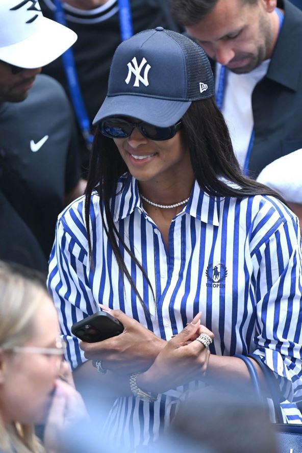 novak djokovic pevacica sijera 1033064206.jpg