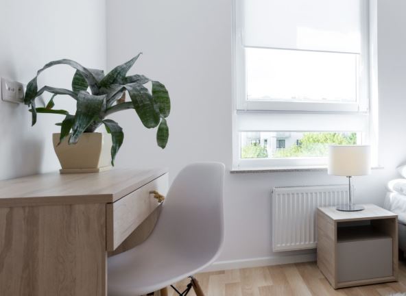 mali stan prozor zavesa.jpg