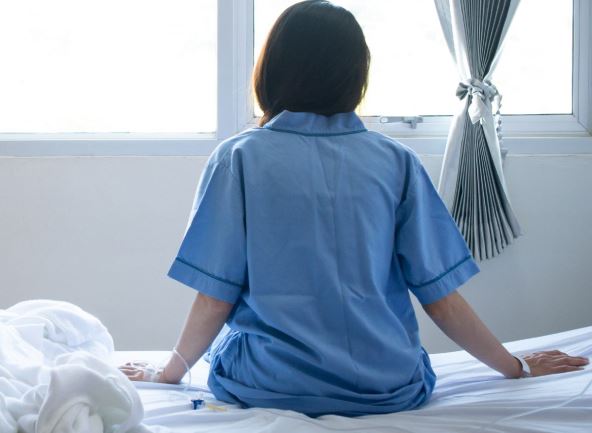 mlada zena u bolnici.jpg