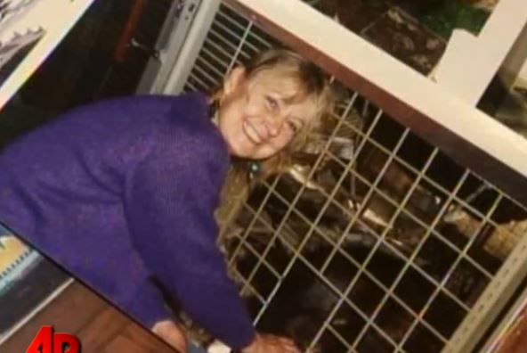 Žena koja je gajila šimpanzu